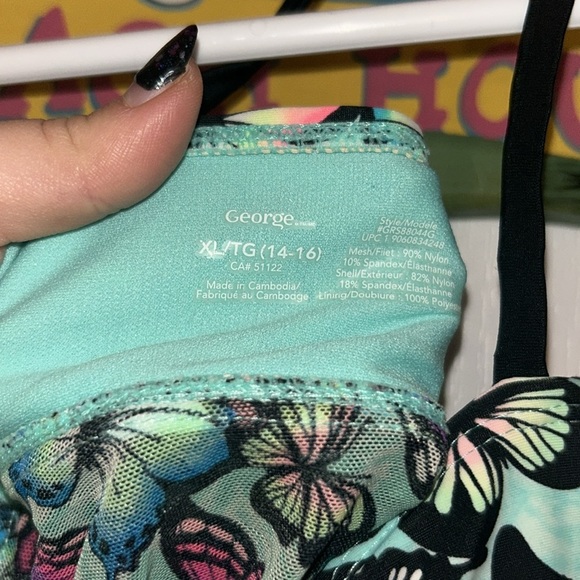 🩵3/$20🩵 BUTTERFLY MESH CRISS CROSS TANK TOP - Picture 7 of 7